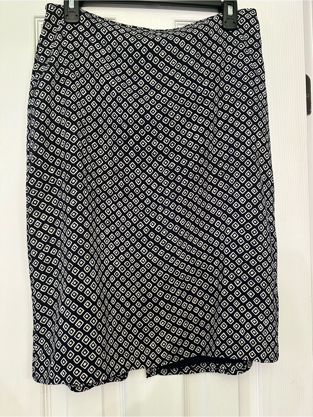 Worthington Black and White Geometric Midi Skirt